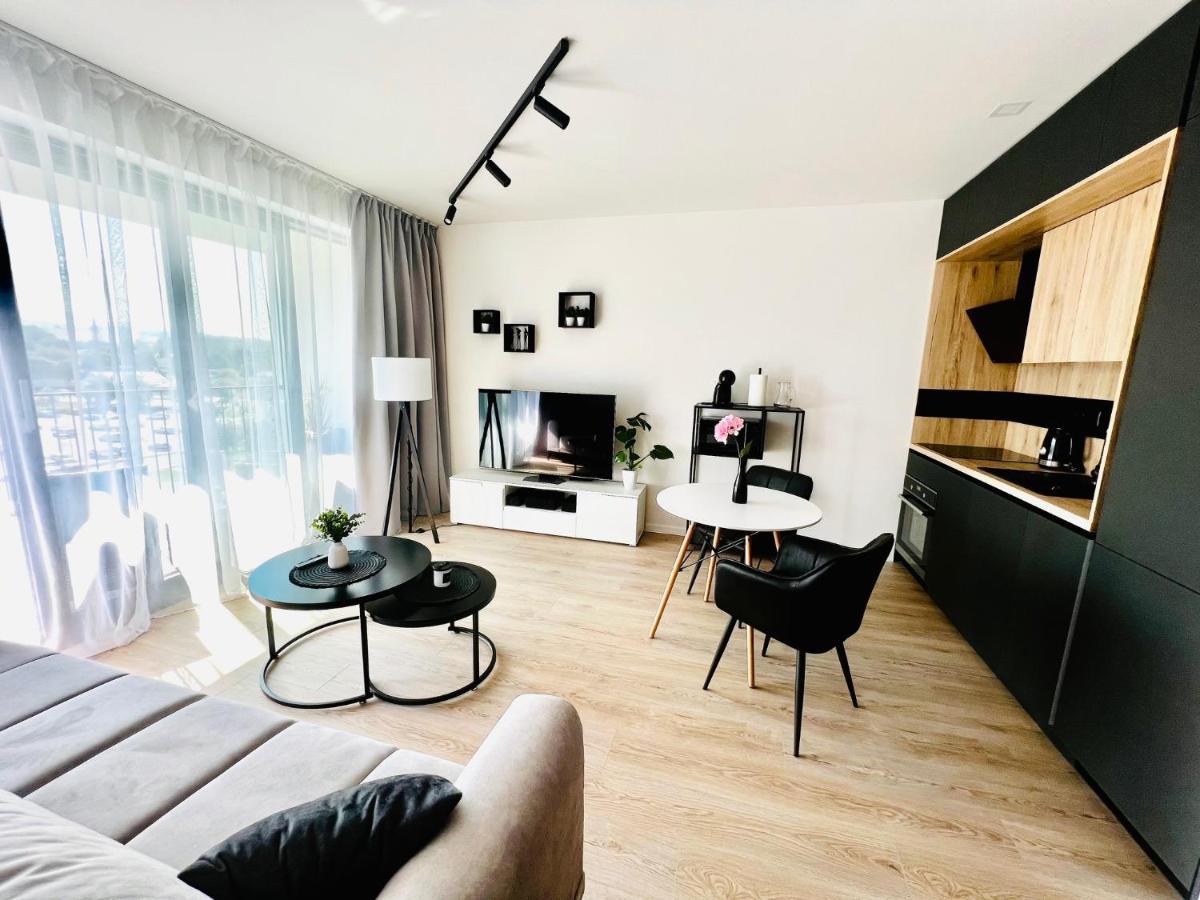 Urban Vista Apartment Liptovsky Mikulas Bagian luar foto